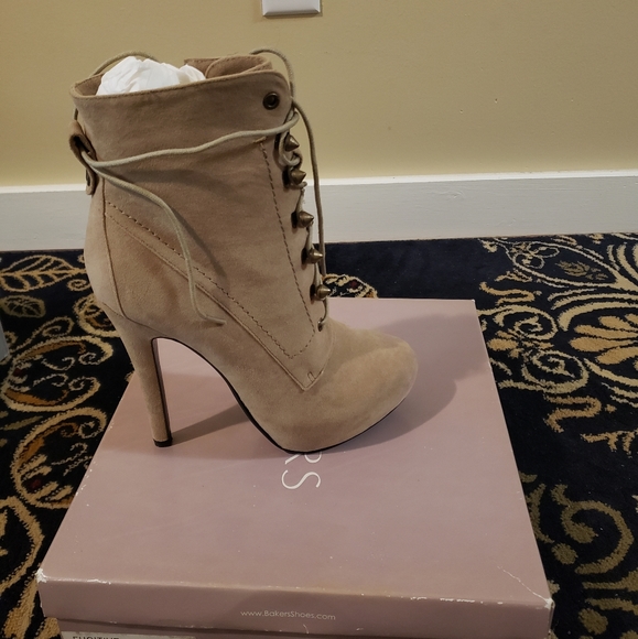 Boot - Picture 3 of 4